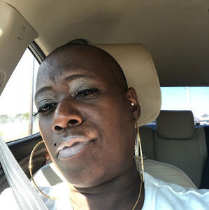 Meet your Posher, Dee dee